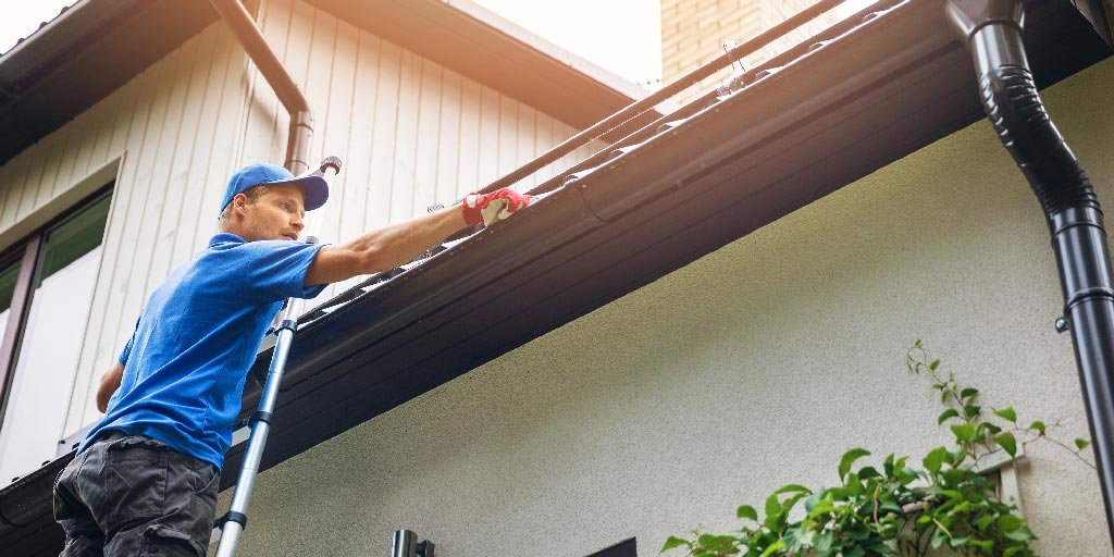 How to Clean Gutters